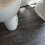 Pavimentazione bagno vinilica
