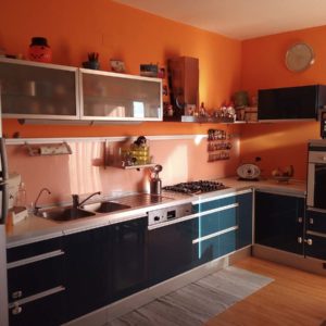 Rivestimento cucina effetto legno
