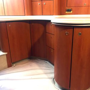 Refitting yatch navale