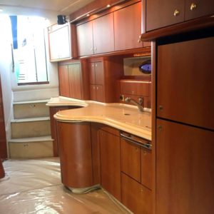 Refitting yatch navale
