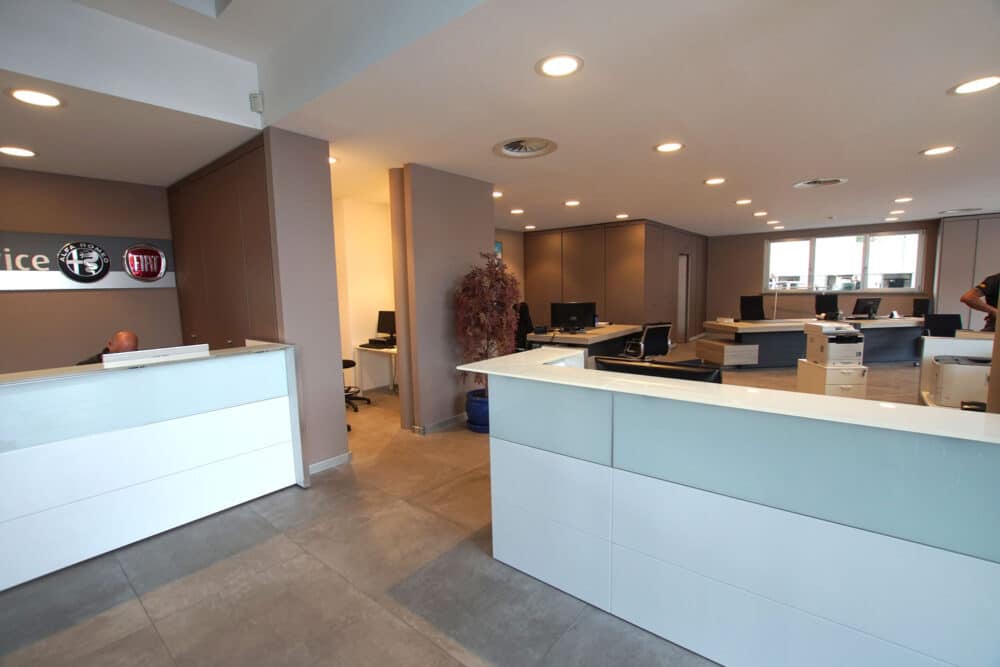 Rinnovare mobili e pareti mobili concessionaria auto con wrapping applicatori certificati e 3M DI-NOC