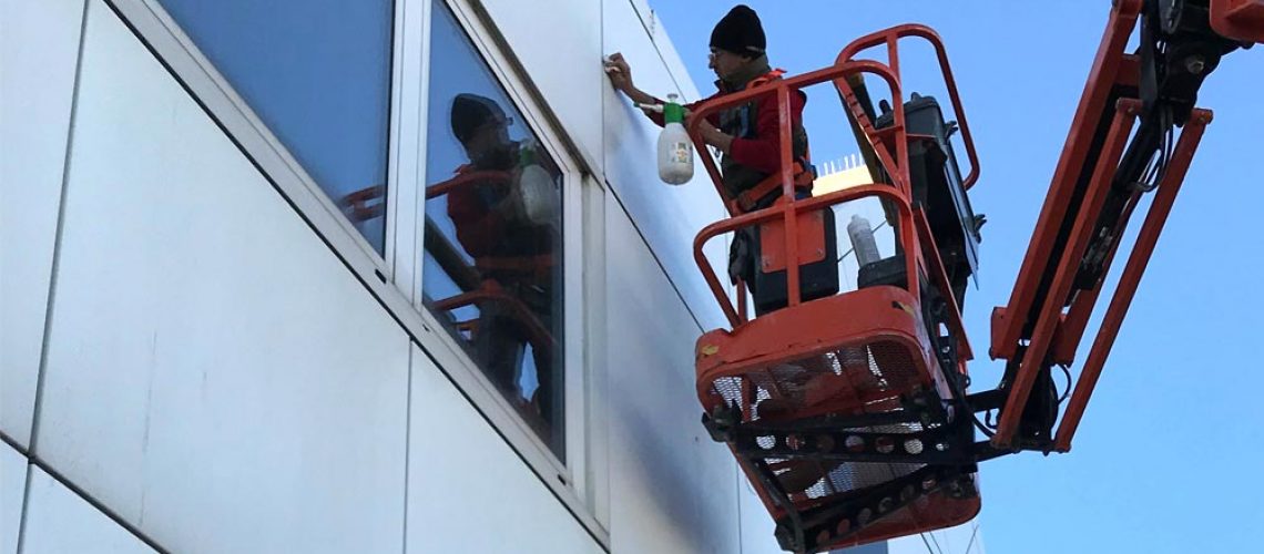 Sostituzione pannelli facciate continue